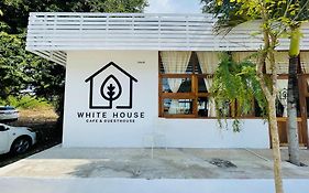Whitehouse Cafe&Guesthouse